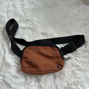 Lululemon brown Fanny pack / belt bag🐚🌸?